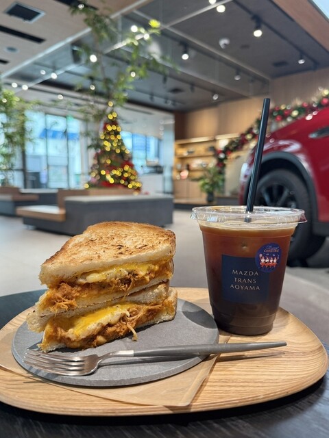 MAZDAの世界観に浸る、表参道の穴場カフェ』by ayumax666 : MAZDA