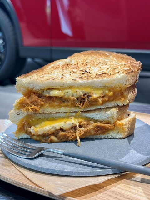 MAZDAの世界観に浸る、表参道の穴場カフェ』by ayumax666 : MAZDA