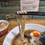 ラーメン フリーバーズ - 細麺。