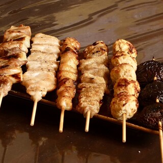 焼き鳥、やきとんをメインにリニューアル★個室も完備！