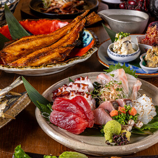 【こだわりの鮮魚刺身】新鮮鮮魚を大胆な盛り付けで