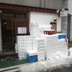 味暦あんべ - この発泡スチロールの箱には、親カニが入っていたんでしょうね～♪