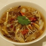 Zi Yat Heen - フカヒレの東南アジア風味のスープ