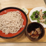 武蔵野 伝統の味 涼太郎 - 鯛のちくわと玉ねぎの串あげ　肉汁つけ麺セット