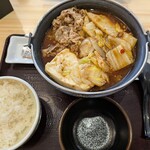 すき家 - 牛旨辛豆腐鍋定食