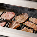 焼肉ホルモン酒場 まる助 - 