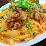 プーパッポンカリー（ソフトシェルクラブのカレーと卵炒め）