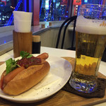 Café Buono - 生ビール、サルサホットドッグ、セットで940円