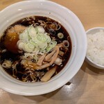 らぁめん 次元 - 黒醤油ラーメン、小ご飯