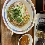 宝華らぁめん - 料理写真: