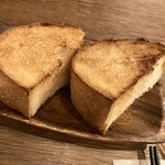 ビストロ カフェ デリ ポキナ369 - 自家製パン