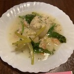 韓国家庭料理 チング - カブの中に鶏団子が入っていて、優しいお味