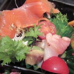 ジュイップ - タコのマスタード和え、スモークサーモンのマリネ