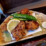 居酒家 きっつぇんさ - 大ぶりな鶏唐揚げ