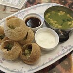 インド料理 パリワル - ヨーグルトとタマリンドソースも付いているパニプリってなかなか無いと思います！