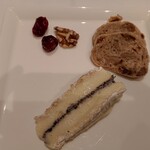 フィリップ・ミル 東京 - ブリー・ド・モー・ア・ラ・トリュフ