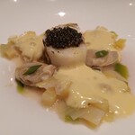 フィリップ・ミル 東京 - 青森県産平目のグリエとキャビアオシェトラ
      蛤　インカの目覚めとポワローのリゾット仕立て