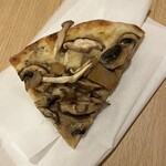 コム・シノワ - パン屋さんのピザ きのこ¥346