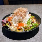 魚心 - いくらとまぐろオイル漬けサラダ