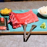 魚心 - 生本まぐろ中落ち、酢飯(マスカット酢)とのり添え