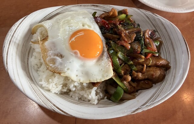 丁寧なガパオライス』by shota14 : Riders Cafe Restaurant CARABAO