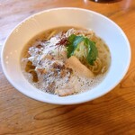 麺劇場 玄瑛 - 海老薫醤油ラーメン