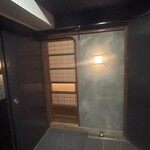 鮨 恵比寿 幸凛 - 入り口はすっごく風格ある