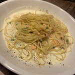 カジュアルイタリアン 大野 - サーモンクリームパスタ