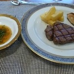 プティレストラン グーテ - フィレ肉のステーキ