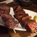 豚小家 - レバー串 ¥80
      ズッシリ重い必食の逸品