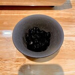 豚焼肉 グルマンズ - つきだしの黒豆