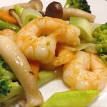 中国四川 旬菜 酒肆 楽山 - 季節野菜と海老の塩味炒め