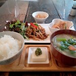 SO - 気まぐれSOランチ＆蒸し鶏ときゅうりのキムチもやし
