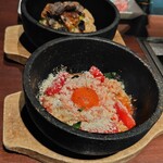 天空焼肉 星遊山 - こちらは〆。上はここでもちょい課金してトリュフのやつだったか。5人で3人前、2人前でしたが5つに分けてくれたので選ぶ感じに。2種ちょっとずつ食べたかったなー。