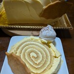 エシレ・メゾン デュ ブール - ブッシュ・ド・ノエル・エシレ14,040円✨️ヒイラギはラングドシャ、マッシュルームはメレンゲです♪