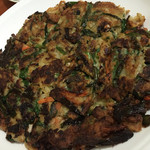 アリラン食堂 - チジミ。チョット焦げてるけど、タレにつけて食べる。