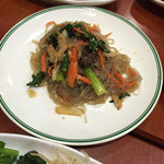 アリラン食堂 - チャプチェ（柔らかく戻した唐麺（タンミョン）と呼ばれる春雨）プルプルの食感。