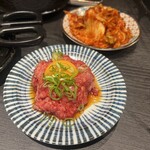 Yakiniku Lab Nanba Ten - ユッケとキムチ！