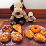 オーガニックパン工房　それいゆ - おうちに帰ったボキら。早速、それいゆ冬のパン祭り～
      写真では伝わらないのが残念だけど、
      お部屋がパン屋さんになったみたいに、すごくいいにおいです。