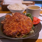 洋食の店 もなみ - Dセット(1,550円)
ハンバーグ260gポークカツレツ100g
コーンポタージュ･サラダ･ライス付き