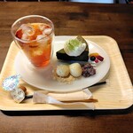 梅ばあちゃん家 - 抹茶ガトーショコラとアイスティー