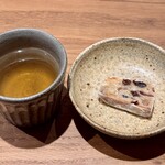 noya - シュトーレンと温かいほうじ茶