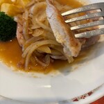 桃花水 - ★本日のランチ（若どりのポワレ和風オニオンソース・パン・1100円税込）★