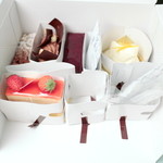 アシッドラシーヌ - 生ケーキの箱詰め具合。'14 12月中旬