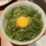 地鶏と沖縄琉球しゃぶしゃぶ 個室居酒屋くろ凪 大宮店 - 海ぶどうTKG