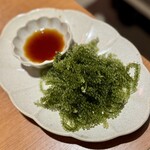 地鶏と沖縄琉球しゃぶしゃぶ 個室居酒屋くろ凪 - 海ぶどう　シャキシャキでおいしい！