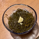 地鶏と沖縄琉球しゃぶしゃぶ 個室居酒屋くろ凪 - もずく酢