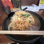 ベトコンラーメン 新京 - 料理写真: