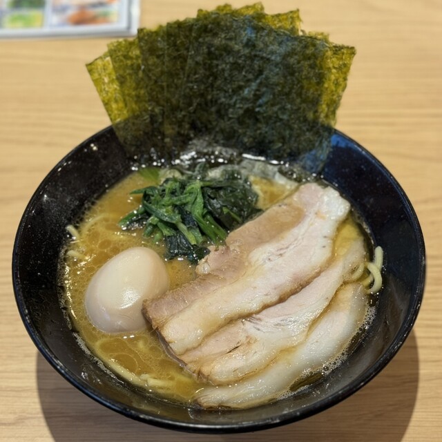 横浜家系ラーメン 銀家 みなとみらい店 - 新高島/ラーメン | 食べログ