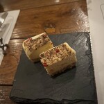 チオリ - 黒コショウとチーズのタルト
